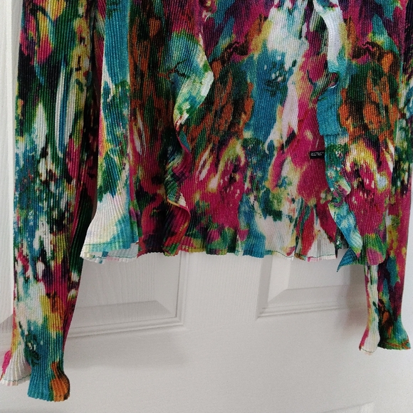 Caeliann open face ruffle accordion top - Picture 3 of 5